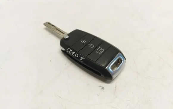 KIA Ceed Ignition key/card KIACEEKlu657090