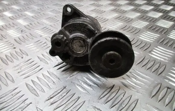 Mercedes-Benz Vito Viano W638 Alternator belt tensioner pulley 6112000570
