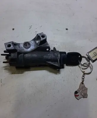 Volkswagen PASSAT B5.5 Ignition lock 4B0905851A