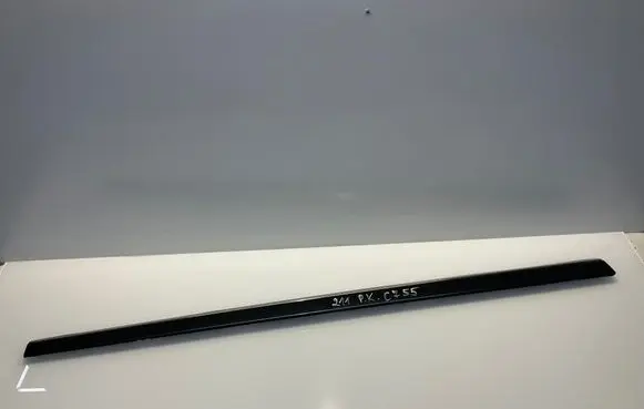 Mercedes-Benz E W211 Front door trim (molding) A2116901962 2116901962