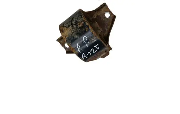 Hyundai Sonata Engine mount bracket