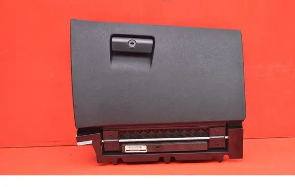 BMW X3 E83 Glove box 8209278