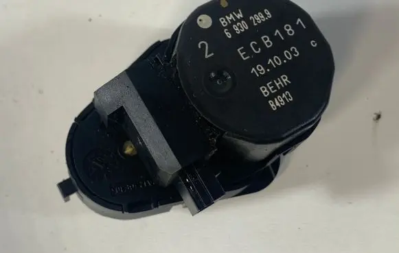 BMW 6 E63 E64 Air flap motor/actuator 6930299 69302999