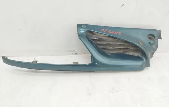 Renault Megane I Front bumper upper radiator grill 7700834201