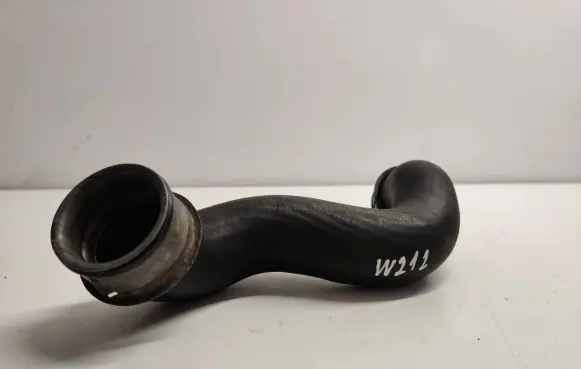 Mercedes-Benz E W212 Intercooler hose/pipe A2045011682
