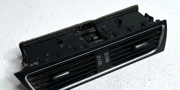Audi A5 Sportback 8TA Dash center air vent grill 8T1820951D