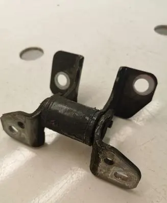 Jeep Grand Cherokee Rear door lower hinge