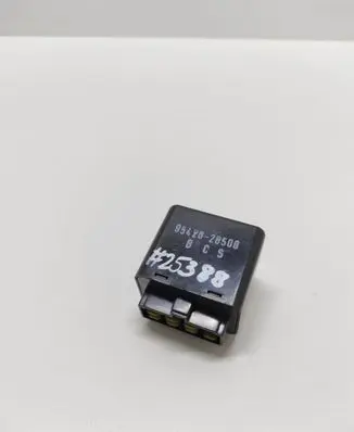 Hyundai Santa Fe Window wiper relay 954202B500