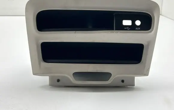 Chrysler Pacifica Glove box central console 61868AH 3976511 5091208