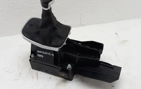 Opel Insignia A Gear shifter/selector 13261545