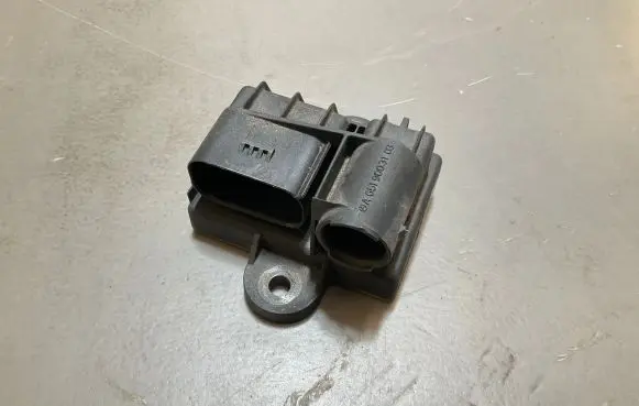 Glow plug pre-heat relay
