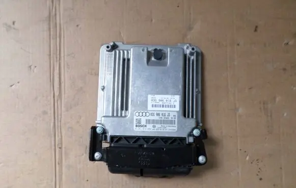 Audi A4 S4 B7 8E 8H Engine control unit/module 03G906016JD