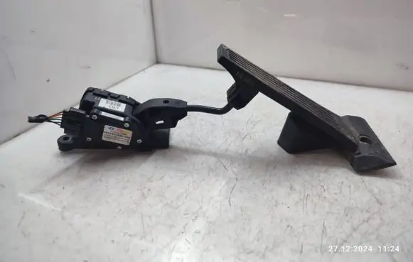 KIA Sportage Accelerator throttle pedal DHG27272S000 0223A2S900