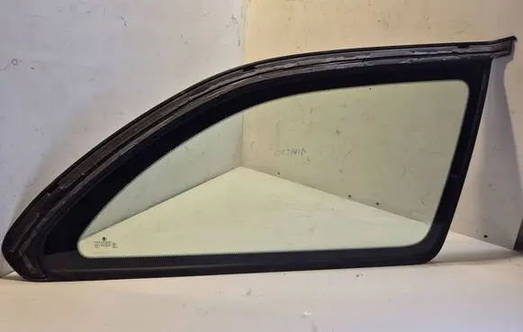 Skoda Octavia Mk2 (1Z) Rear side window 43R00048