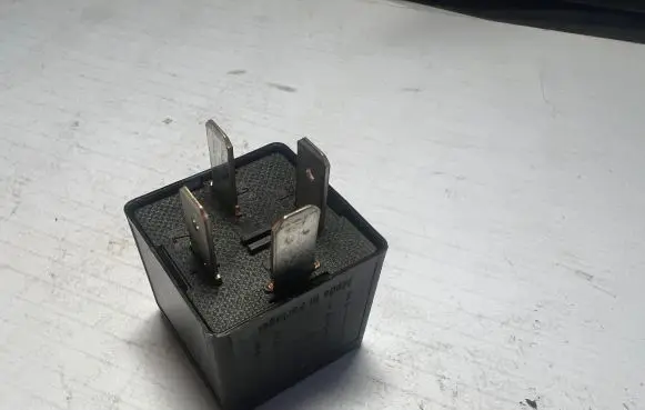 Audi A6 S6 C6 4F Other relay 8K0951253