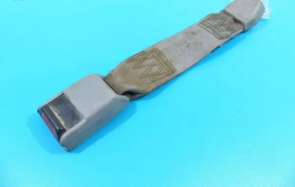 Rear seatbelt