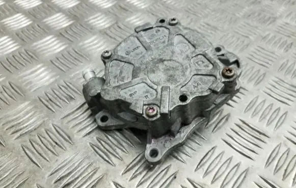 Audi A4 S4 B8 8K Vacuum pump 03L145100