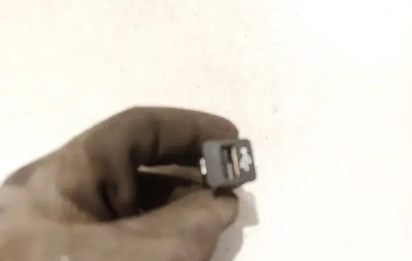 BMW X6 E71 USB socket connector 8410923765601