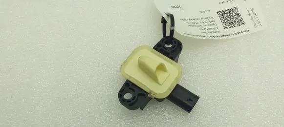 Mercedes-Benz A W176 Airbag deployment crash/impact sensor A1668210351