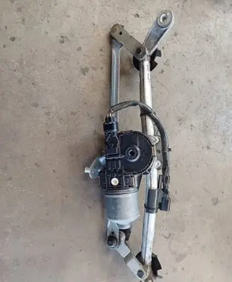 Toyota Avensis T270 Front wiper linkage and motor 0390241642 8511005070A