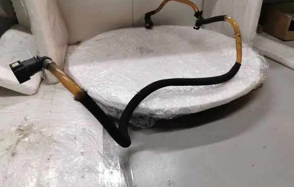 Ford C-MAX I Fuel line pipe