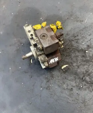 Renault Scenic II - Grand scenic II Fuel injection high pressure pump 0445010075 8200108225