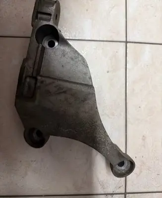 Opel Astra K Engine mounting bracket 13363920