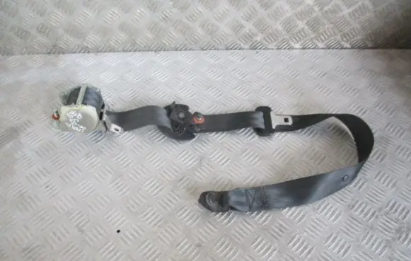 KIA Ceed Rear seatbelt