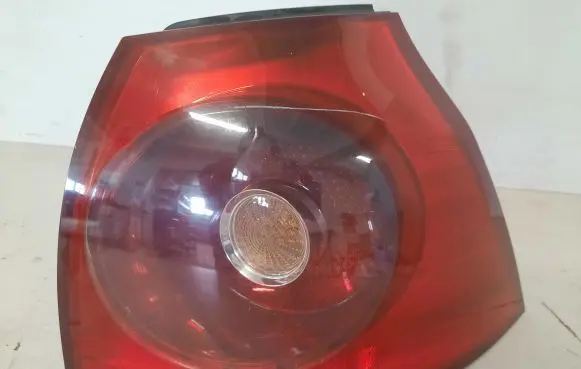 Volkswagen Golf IV Rear/tail lights 4VFX-13404-AA