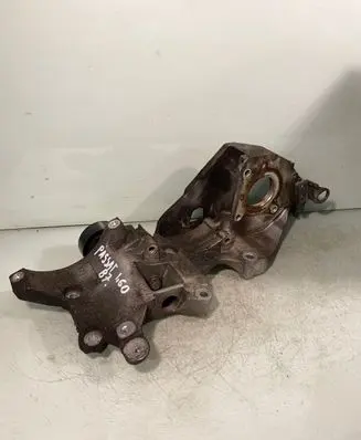 Volkswagen PASSAT B7 Generator/alternator bracket 03L903143Q