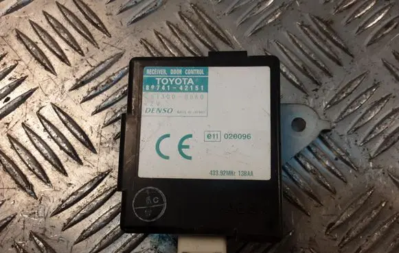 Toyota RAV 4 (XA20) Door central lock control unit/module 8974142151