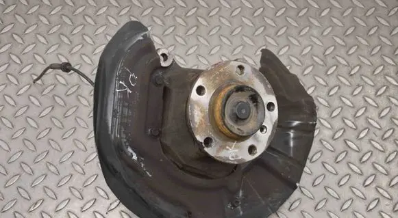 Front wheel hub