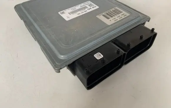 Audi Q7 4M Engine control unit/module 4M0907551A 06E907425
