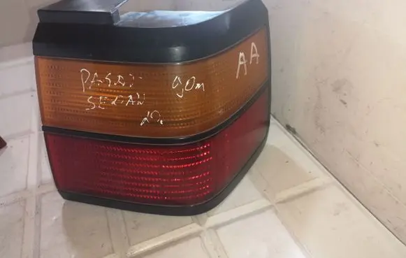 Volkswagen PASSAT B3 Rear/tail lights 357945112 357945258