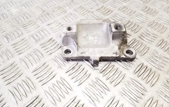 Honda CR-V Engine mounting bracket