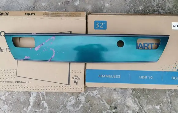 Mazda 323 Trunk door license plate light bar 043-1441