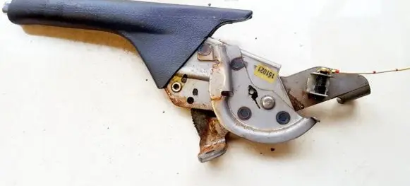 Handbrake/parking brake lever assembly