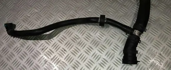 Land Rover Range Rover Sport L494 Engine coolant pipe/hose FPLA-8584-CA