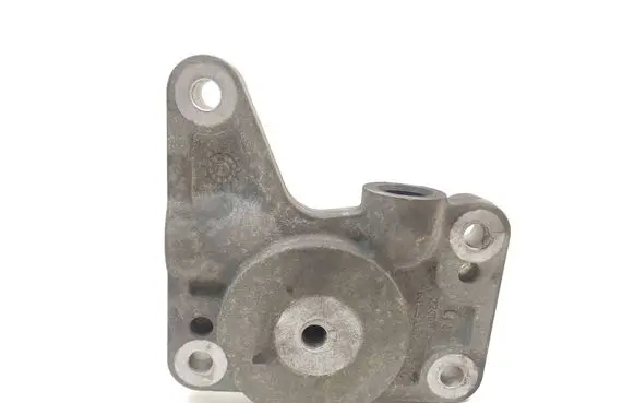 Jeep Cherokee Rear differential/diff mount bracket 68155100AA