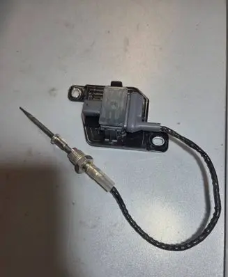 Mercedes-Benz E W214 Exhaust gas pressure sensor A0009057815 Q003HT0005 250802774415