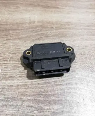 Volkswagen Golf II Ignition amplifier control unit 211905351