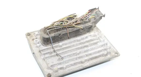 Ford C-MAX I Engine control unit/module 5M5112A650FG