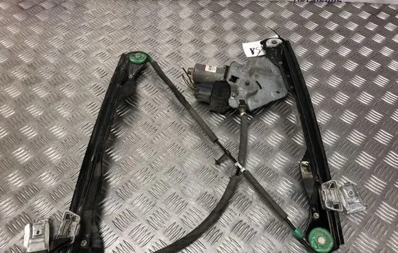 Ford Focus Front door window regulator with motor XS4123201