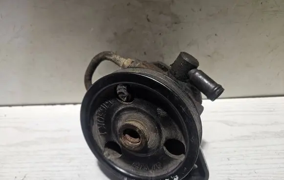 Chrysler Stratus Power steering pump 3050082C5 51630K1 4573747