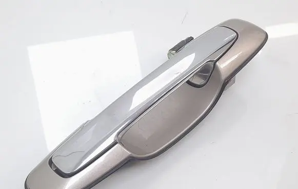 Suzuki Grand Vitara I Front door exterior handle 8282065D10