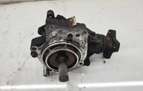Nissan Qashqai+2 Gearbox transfer box case 