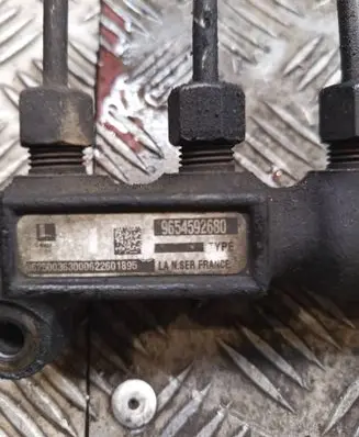 Peugeot 407 Fuel main line pipe 9654592680 A1625003630