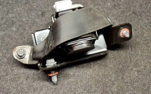 Hyundai i40 Rear seatbelt 898103Z000RY 89810-3Z000RY