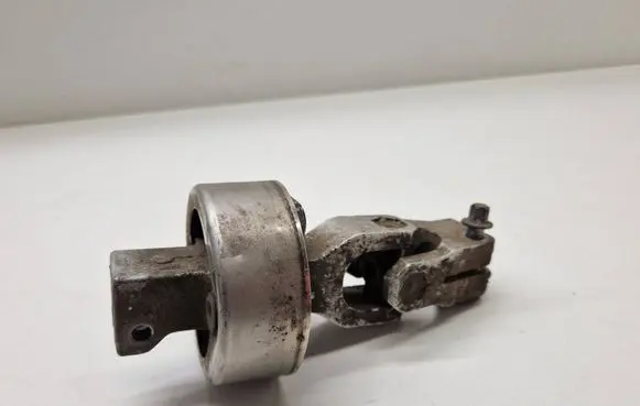 BMW 3 E46 Steering column universal joint 6761571
