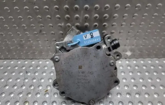 Audi A3 S3 8V Vacuum pump 06K145100B
